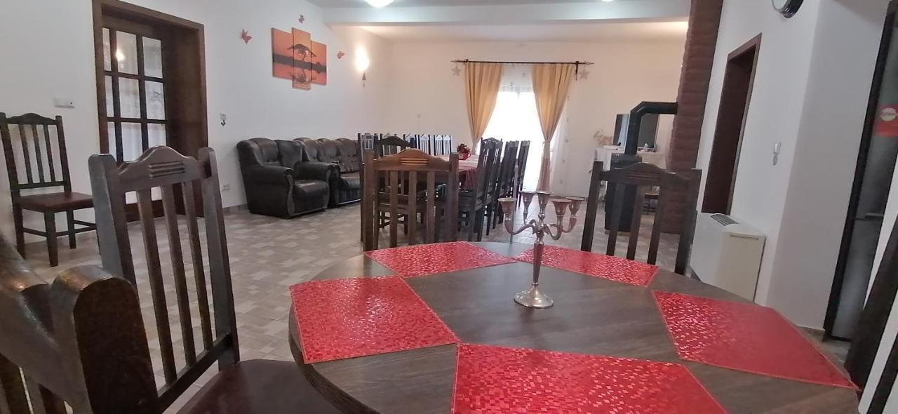 Pensiunea Maya Sîmbăta de Sus Bagian luar foto