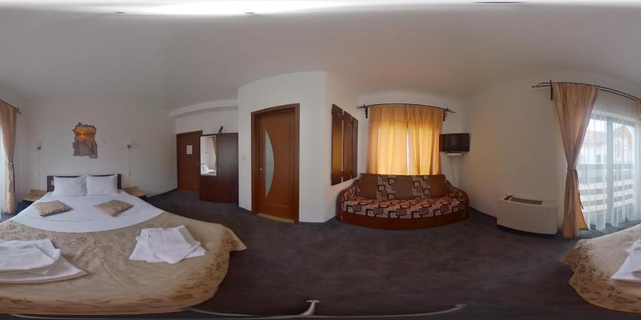 Pensiunea Maya Sîmbăta de Sus Bagian luar foto