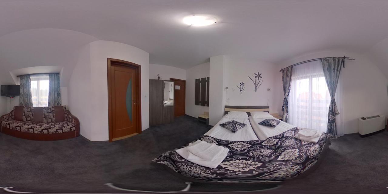 Pensiunea Maya Sîmbăta de Sus Bagian luar foto